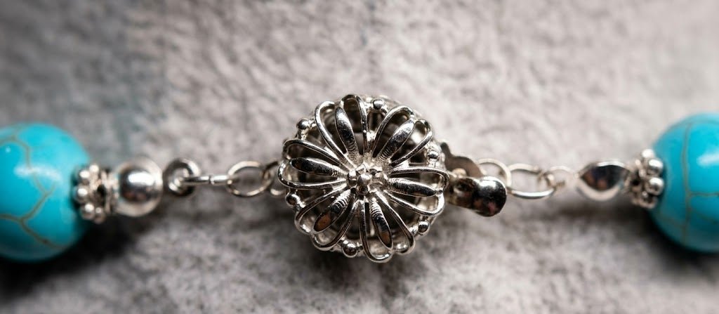 Collane Collana Girocollo Elegante in Pasta di Turchese con Ciondolo in Acciaio | Handmade - Handmade Made in Italy