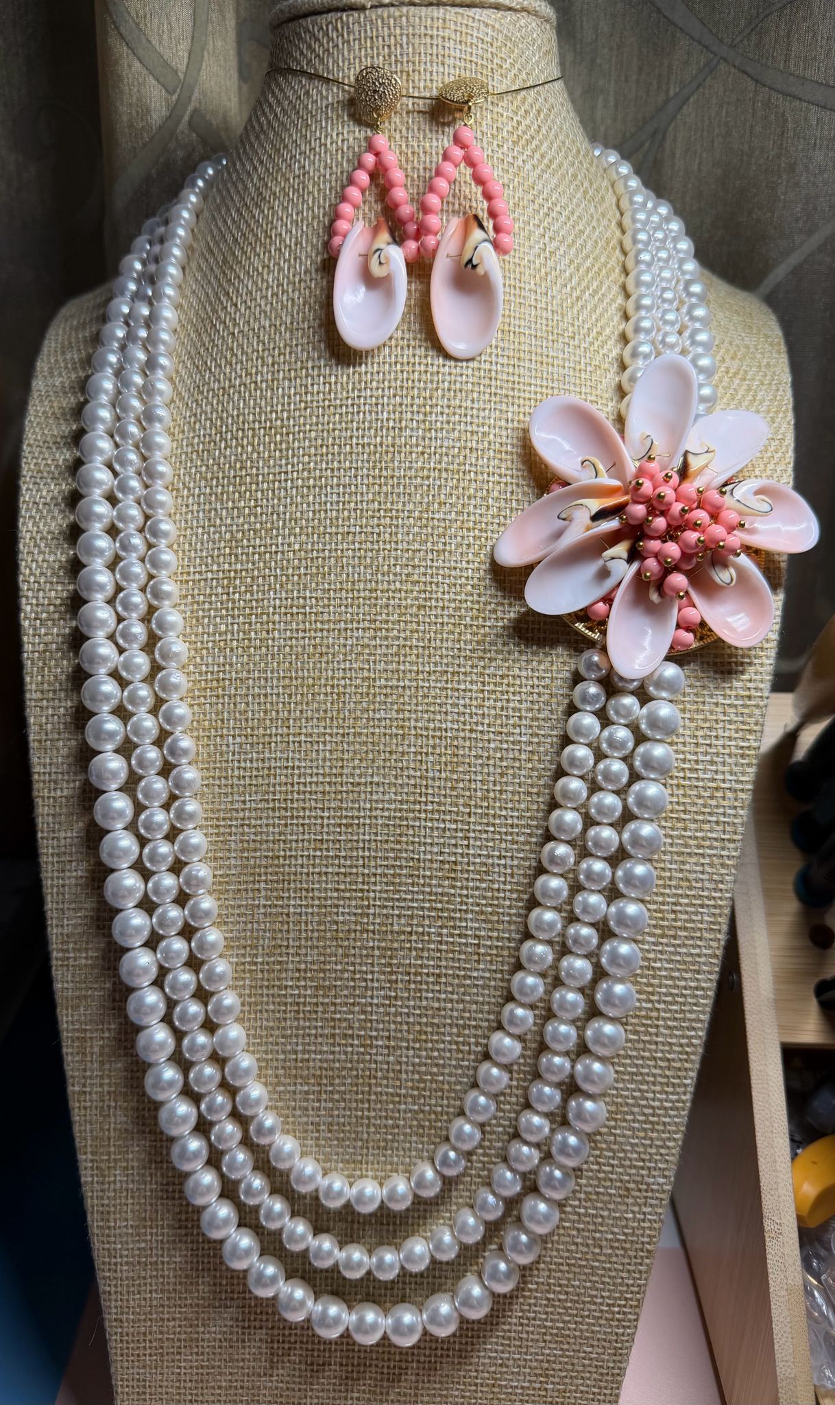 Collane Collana lunga in perle e fiore in conchiglie | Handmade Italia - Handmade Made in Italy