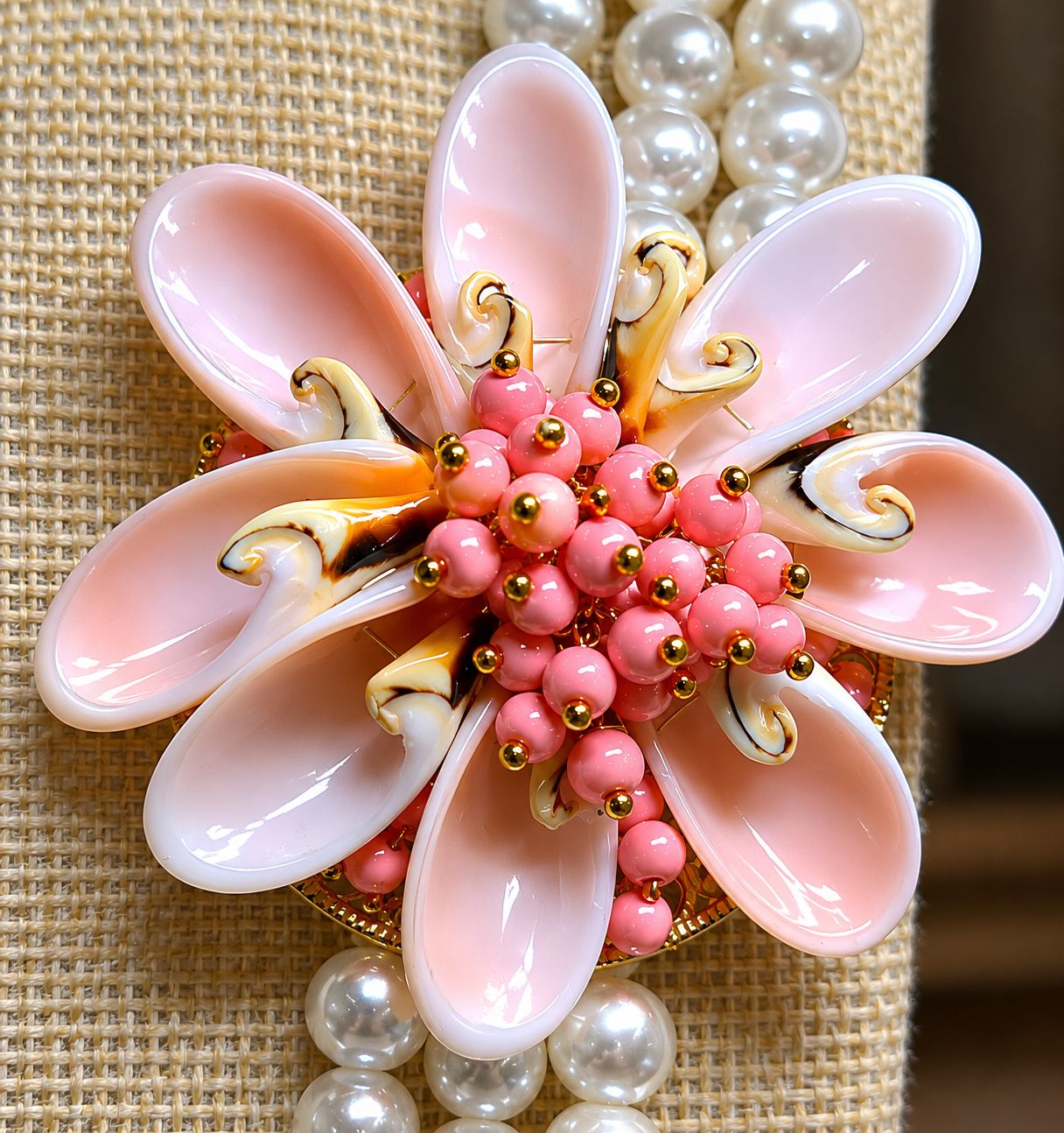 Collane Collana lunga in perle e fiore in conchiglie | Handmade Italia - Handmade Made in Italy