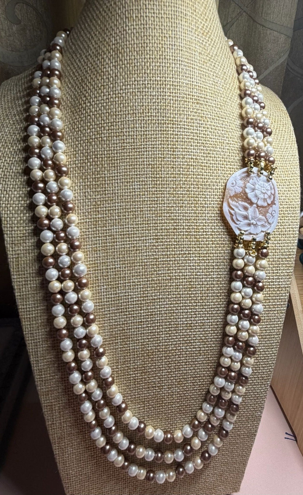 Collane Collana multifilo in perle di Maiorca e cameo | Handmade Italia - Handmade Made in Italy