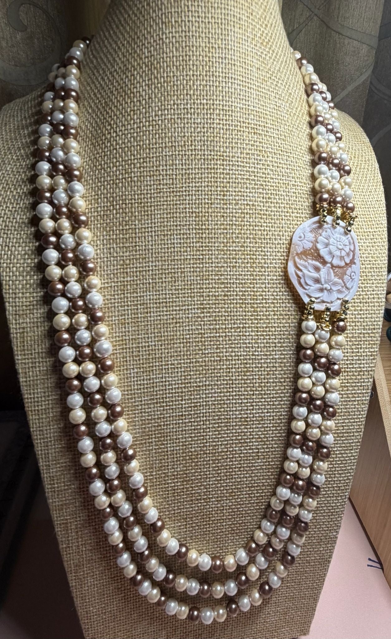 Collane Collana multifilo in perle di Maiorca e cameo | Handmade Italia - Handmade Made in Italy