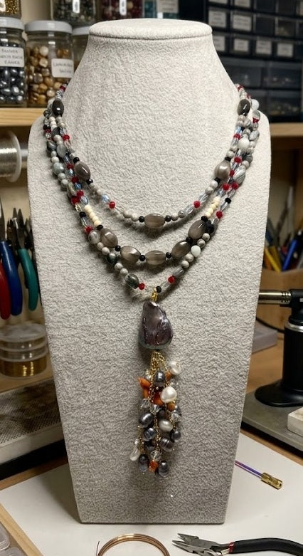 Collana Multifilo Artigianale Handmade | Diaspro Picasso, Perle Naturali, Cristalli ed Elemento Centrale in Perle e Pasta di Corallo | Made in Italy